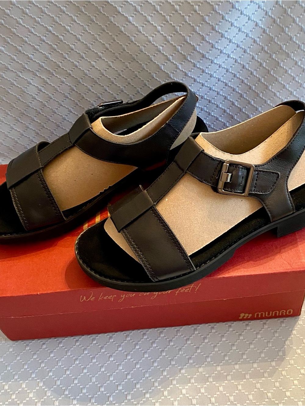 NEW Munro Mel Black Leather Sandals. 9.5 WW Shoes